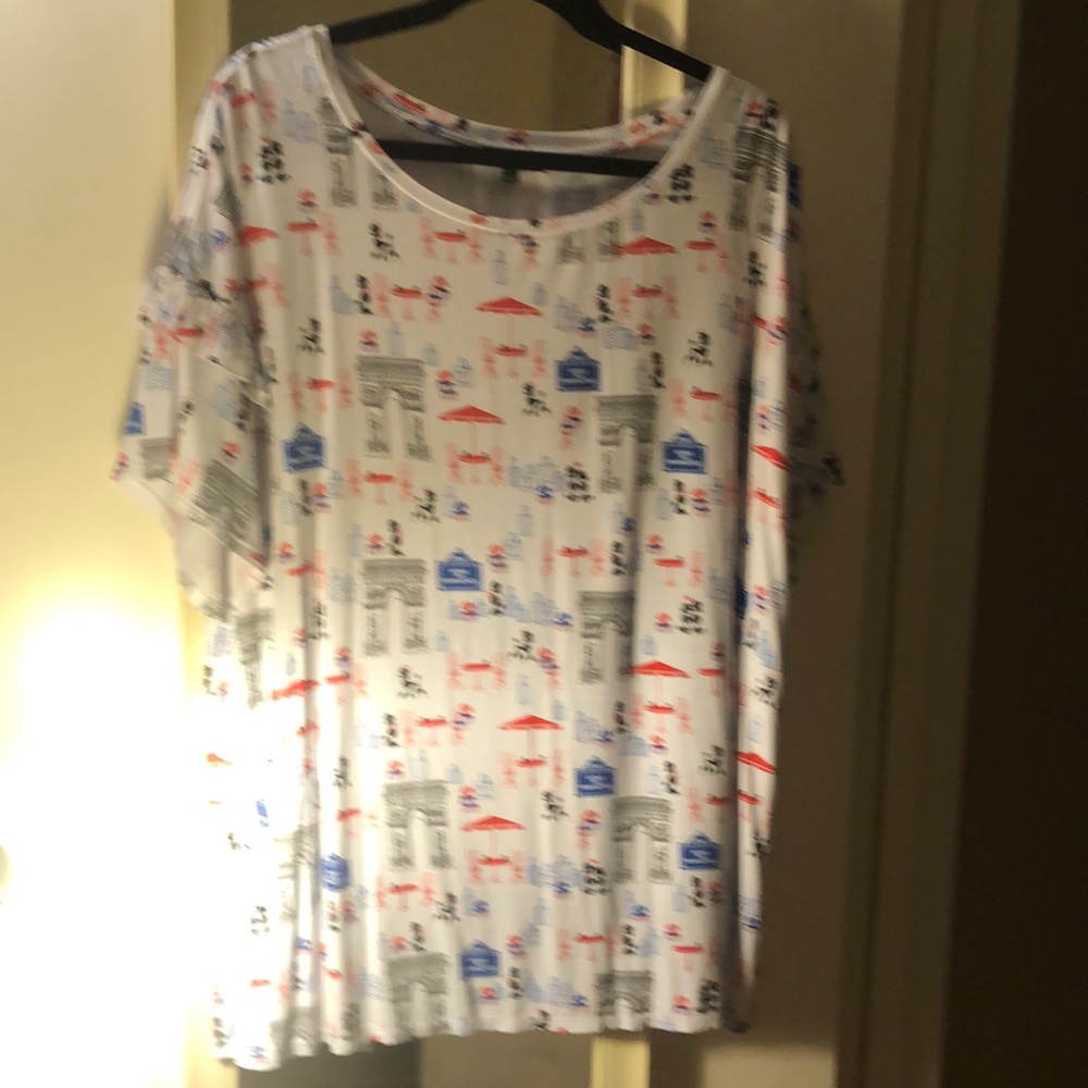 Short sleeve top